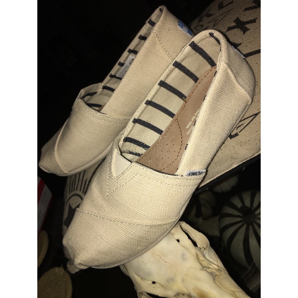 Toms